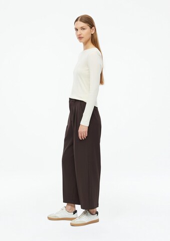 s.Oliver Barrel Pleat-front trousers in Brown