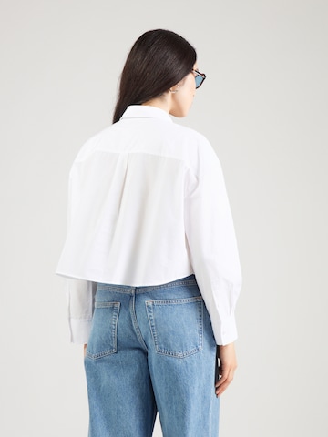 Bluză de la Calvin Klein Jeans pe alb