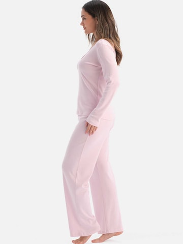 Pijama de la Dagi pe roz