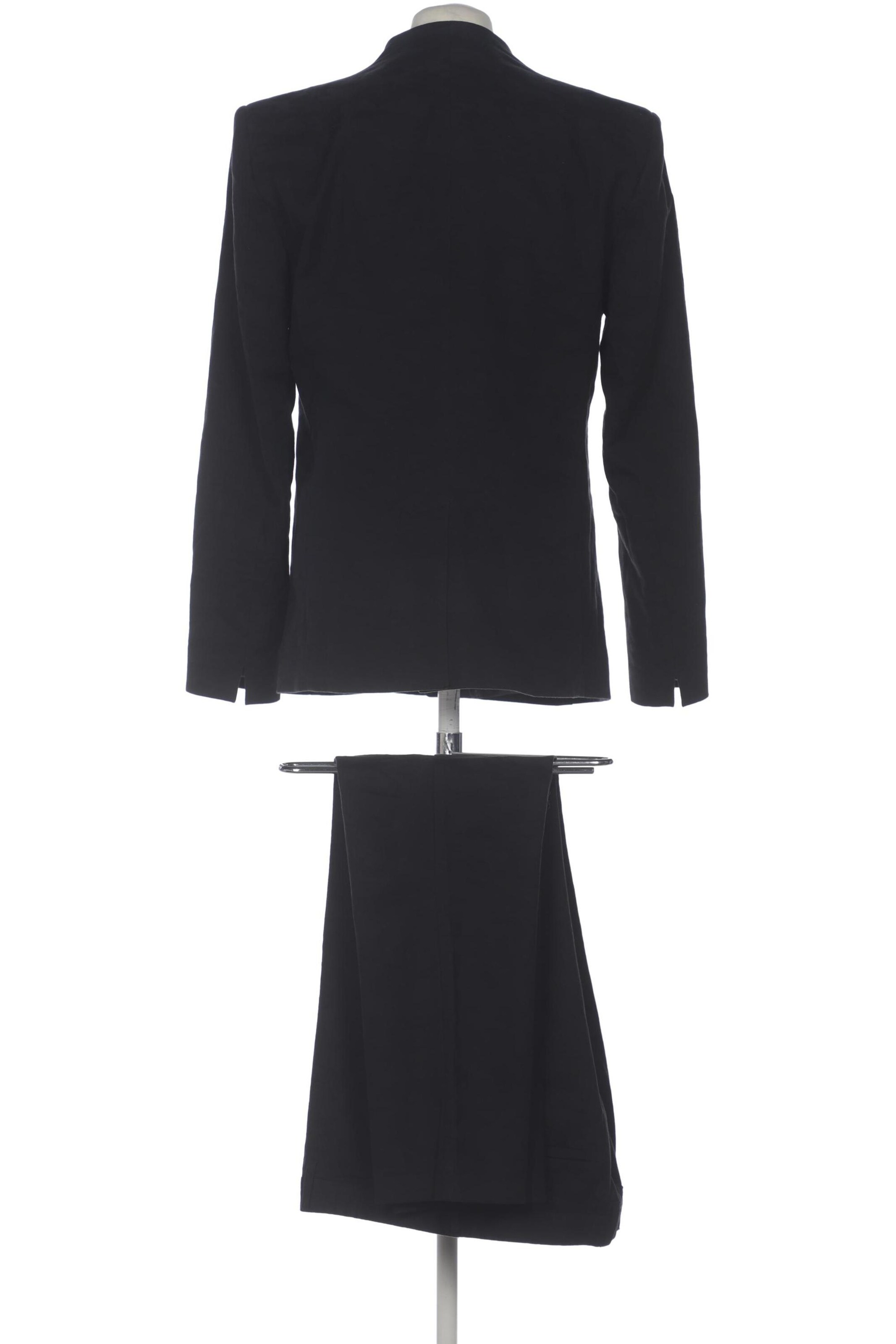 tigha Suit in L in Black