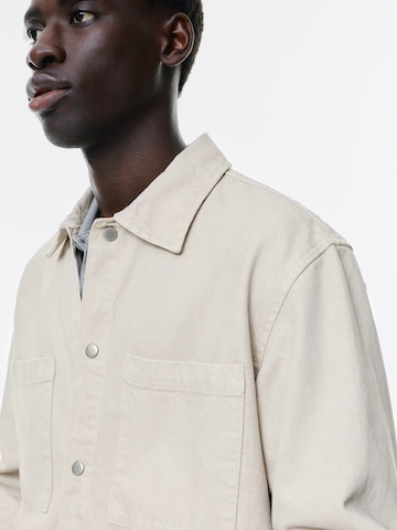Veste mi-saison Pull&Bear en gris