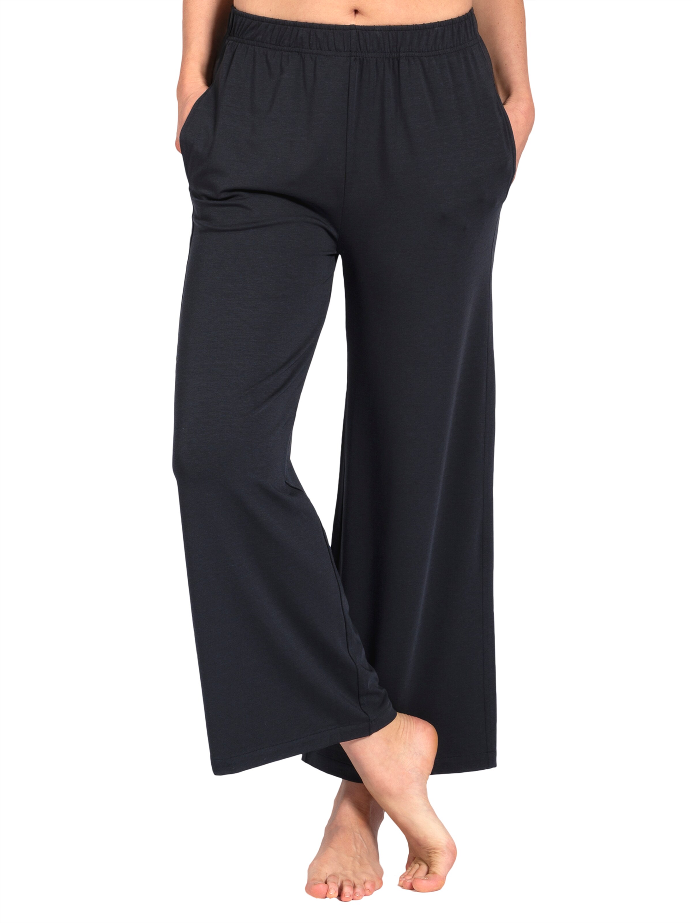 Magadi Loosefit Sporthose 'Naomi' in Schwarz: Vorderseite