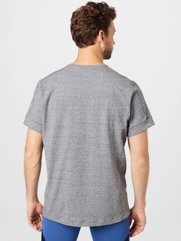 NIKE Sportshirt in Grau