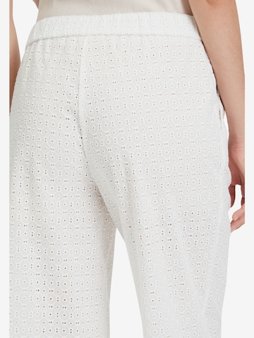 Bootcut Pantaloni di Betty & Co in bianco