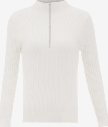 carato Sweater in White: front