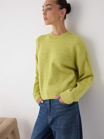 Trendyol Pullover in Grün: Vorderseite