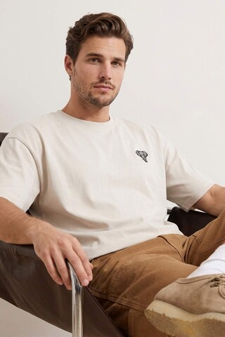 Trendyol - Camiseta en gris: frente