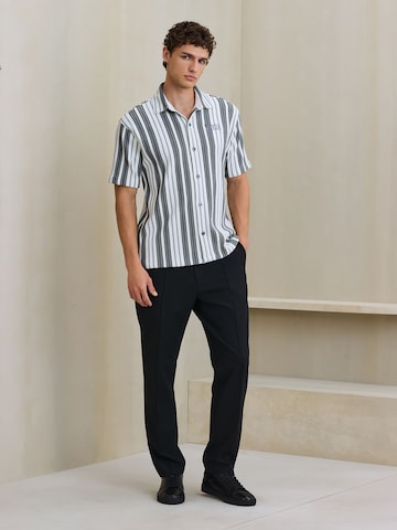 Next Regular Fit Skjorte i grå