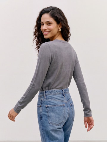 VERO MODA Sweter 'VMKamile' w kolorze szary