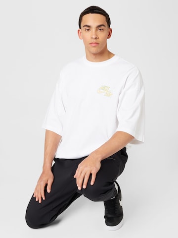 Nike Sportswear Shirt in White