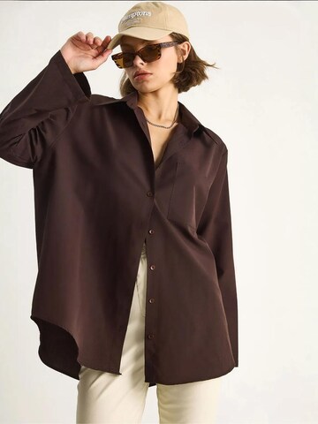 Bianco Lucci Blouse in Bruin