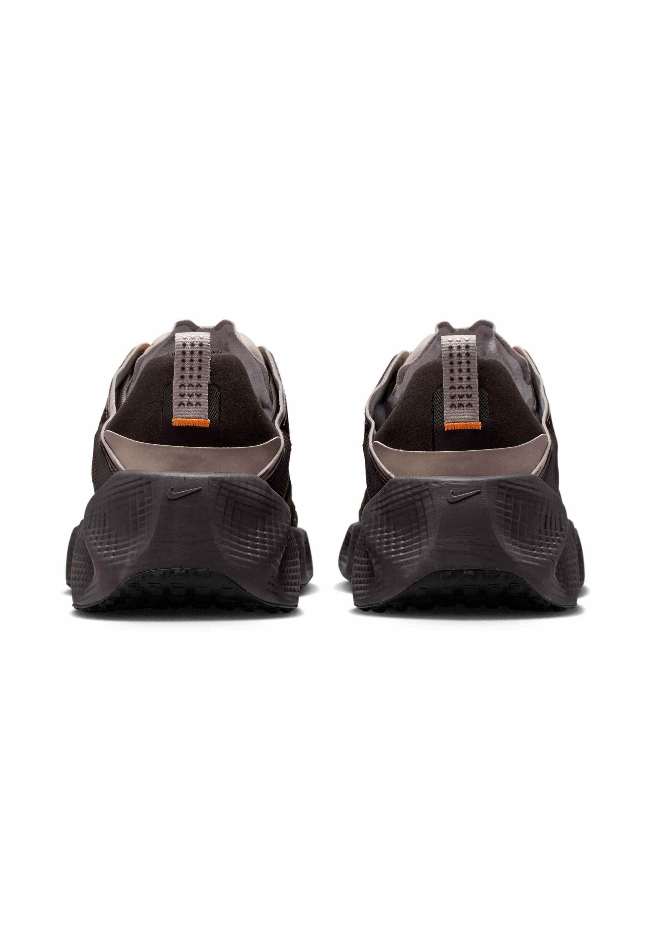 Sneaker low 'AVA ROVER' de la Nike Sportswear pe maro