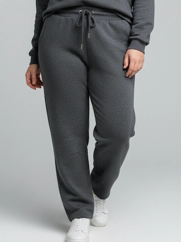 Shape Of You Regular Hose in Grau