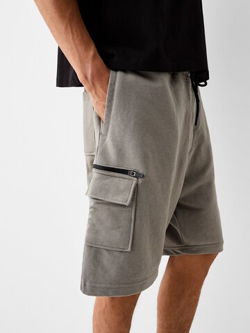 Bershka Loosefit Shorts in Grau