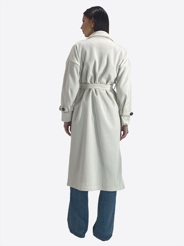 Elara Overgangsfrakke i hvid