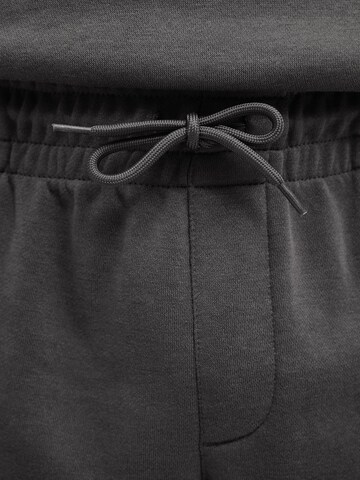 JJ Rebel - regular Pantalón 'JREBGORM' en gris