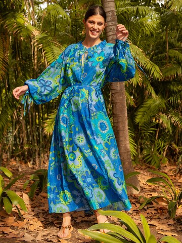 Robe d’été 'Alegria Kaftan Maxi Dress' Introvertie VIENNA en bleu