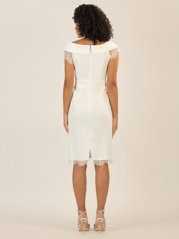 APART Kleid in Weiß