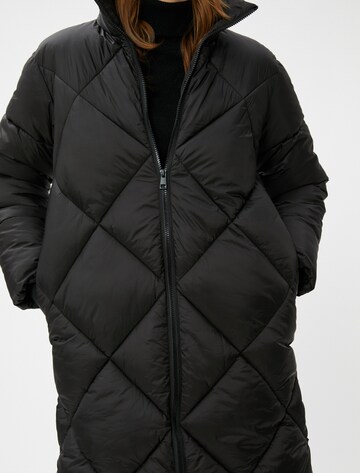 Koton Wintermantel in Zwart