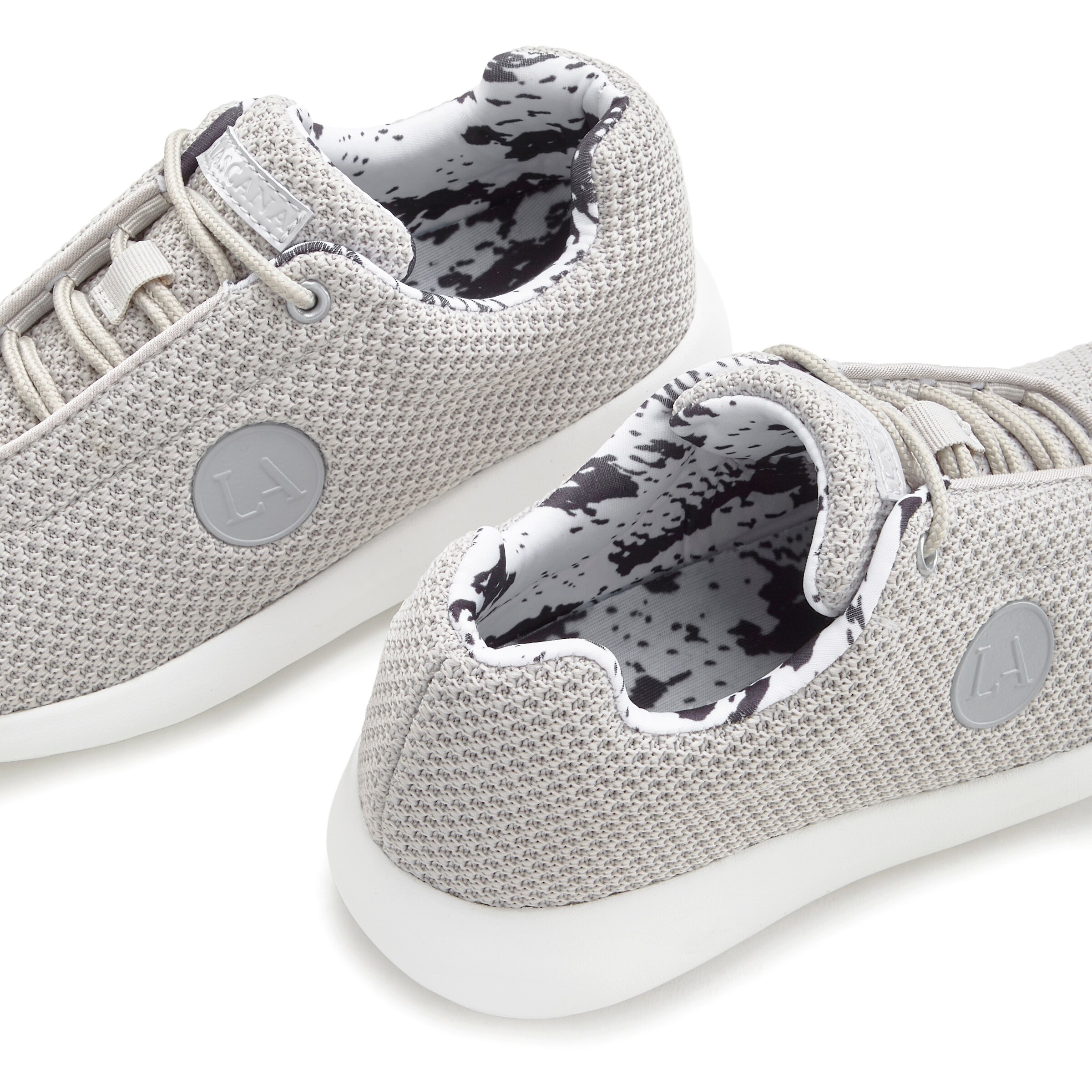 LASCANA Sneaker low i grå