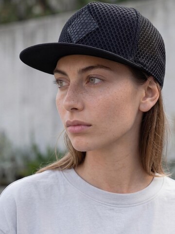 Blackskies Cap 'Obsidius' in Black