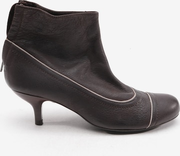 Lanvin Dress Boots in 39 in Brown: front
