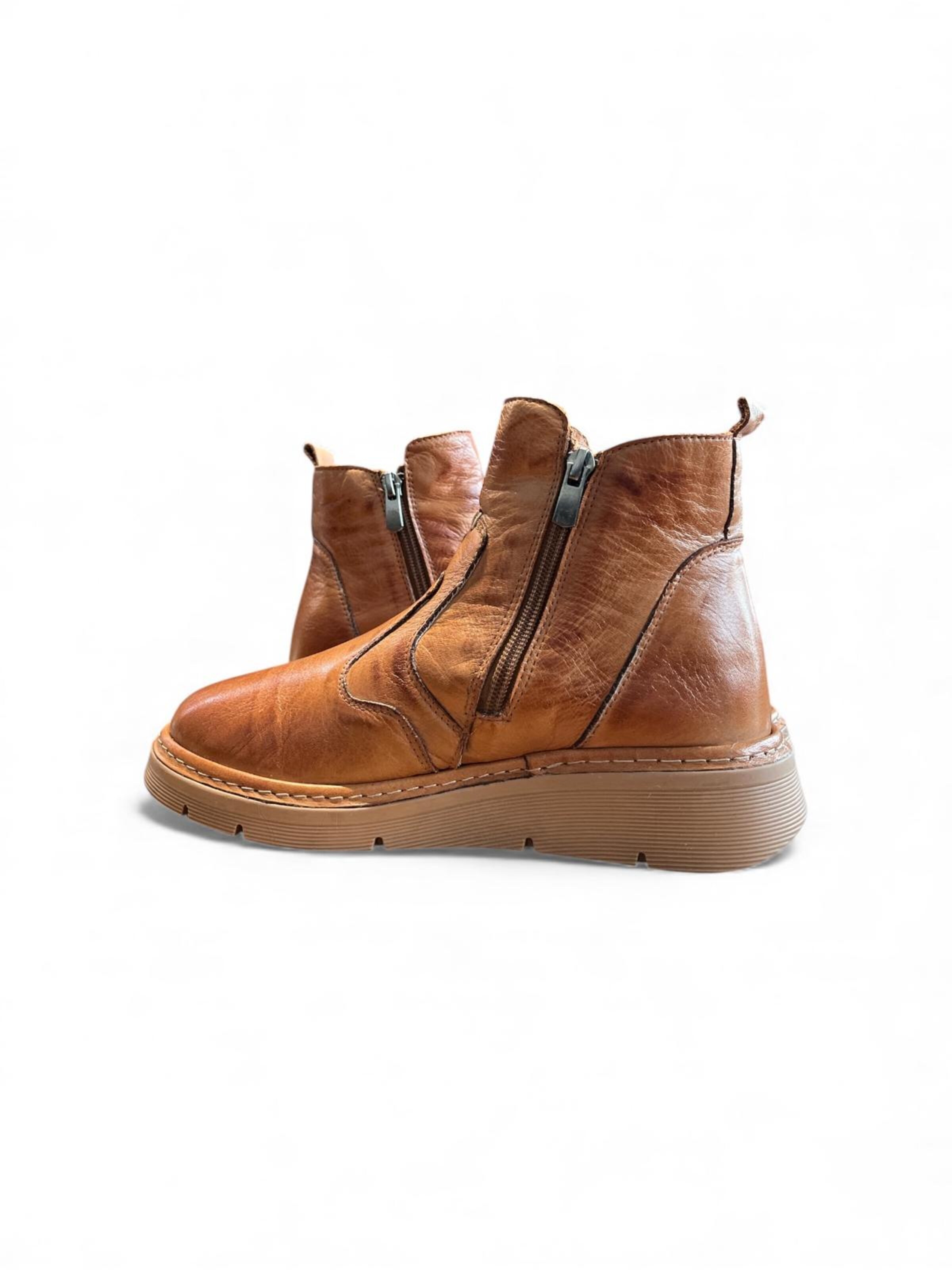 Begoria Boots 'ComfortRise Soft Leather Boot' in Beige