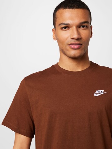 Nike Sportswear Средняя посадка Футболка 'Club' в Коричневый