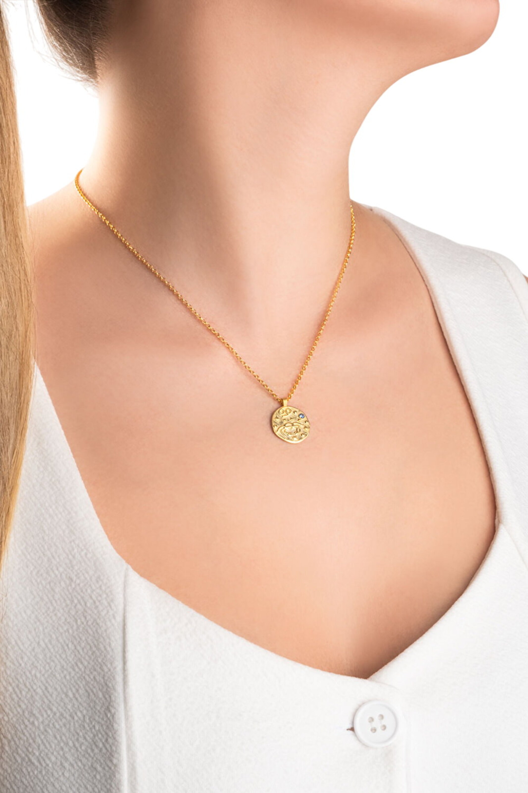 So Chic Necklace in Gold: front
