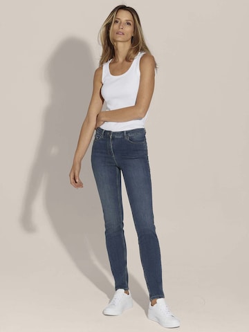 Coupe slim Jean MADELEINE en bleu
