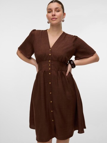 Vero Moda Curve Dress 'VMCMelaney' in Brown: front