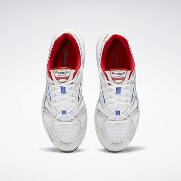 Sneaker bassa ' Premier Road Plus' di Reebok in bianco