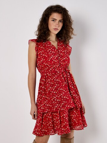 Robe Apricot en rouge : devant