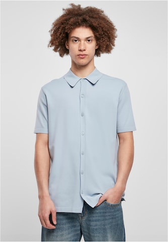 Coupe regular Chemise Urban Classics en bleu : devant