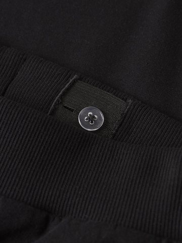 TWO SOON Regular Trousers in Black