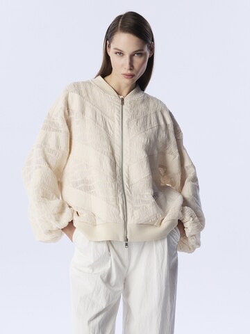 Twist Tussenjas in Beige: voorkant
