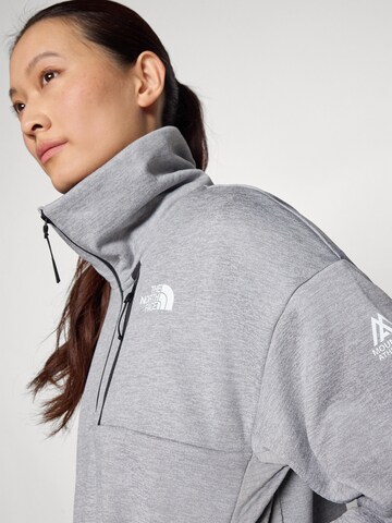 THE NORTH FACE Спортен суитшърт 'INTEREST' в сиво