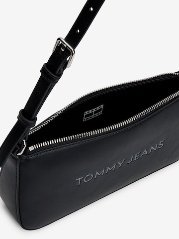 Tommy Jeans Kabelka na rameno 'Essential' - Čierna