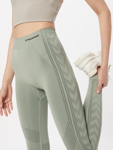 Hummel Skinny Sporthose in Grün