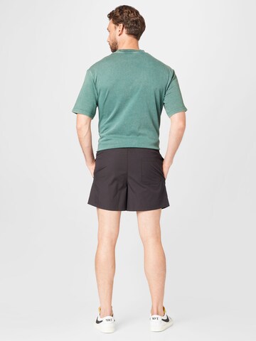 ABOUT YOU Regular Shorts  'Marco' in Schwarz