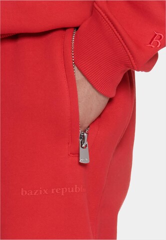 Dropsize Tapered Broek in Rood