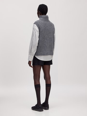 EDITED Väst 'Alba Knit Vest' i grå