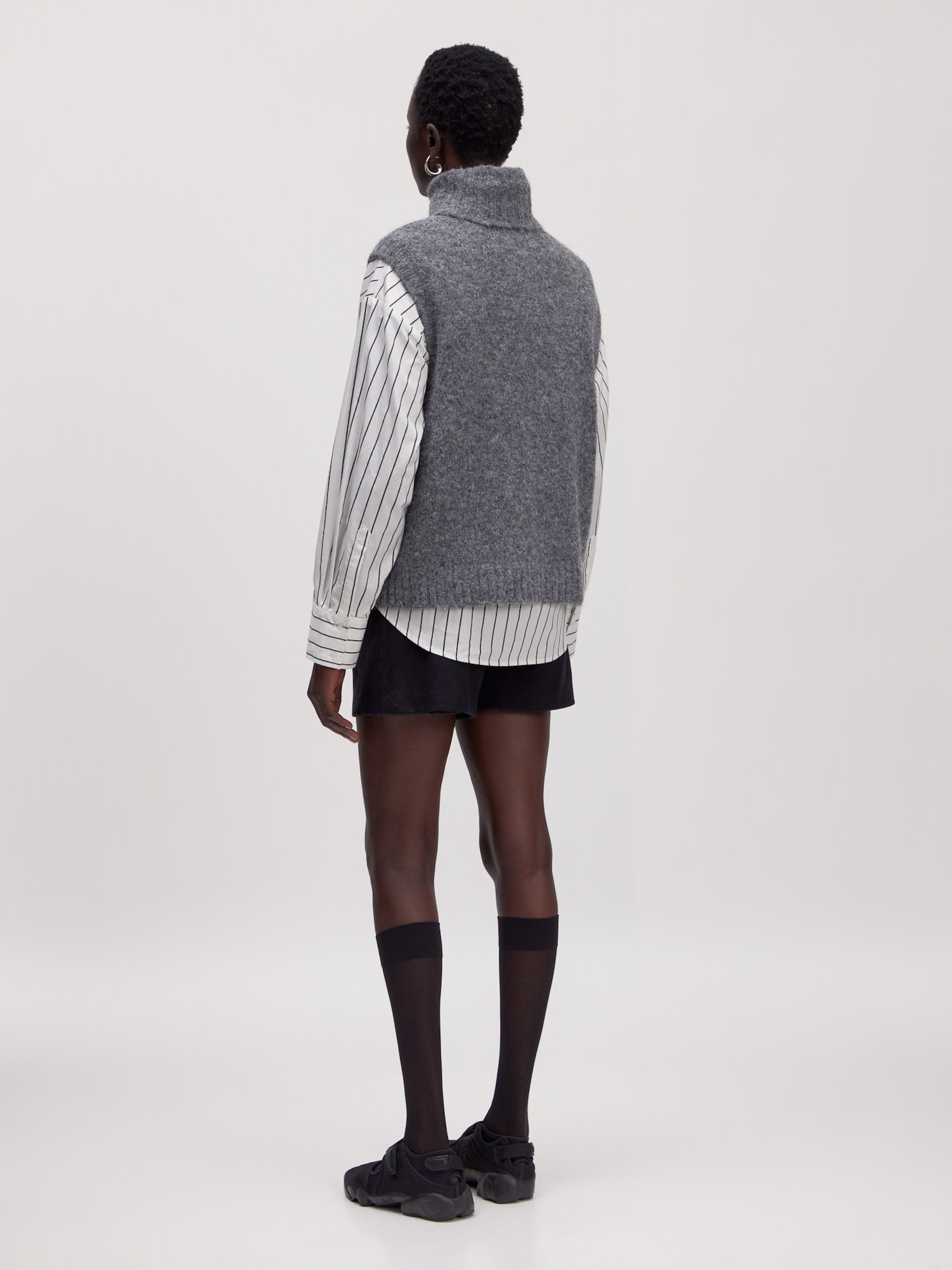 EDITED Produkter Vest 'Alba' grå