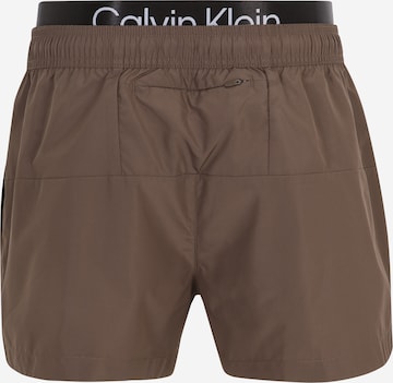 Calvin Klein Swimwear Plavecké šortky – hnědá