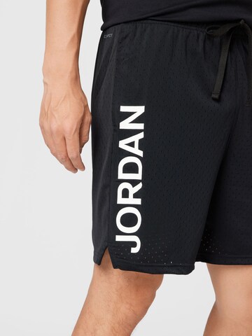 Regular Pantaloni sport de la Jordan pe negru