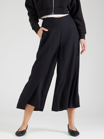 Wide leg Pantaloni 'in Full Bloom' de la Blutsgeschwister pe negru: față