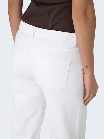 ONLY Szeroka nogawka Jeansy 'ONLJudy-O' w kolorze biały