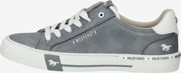 Sneaker bassa di MUSTANG in grigio