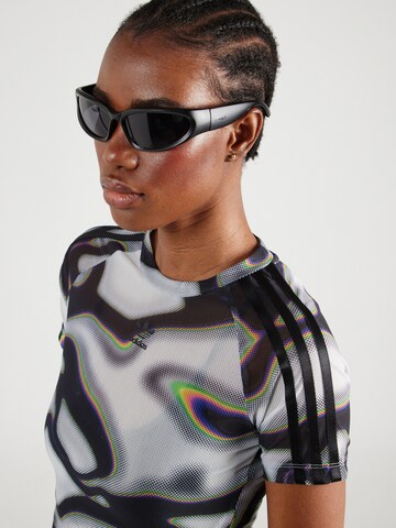 pilka ADIDAS ORIGINALS Marškinėliai 'Pride'