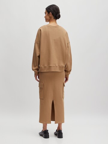 EDITED Sweatshirt 'Emielia ' in Brown